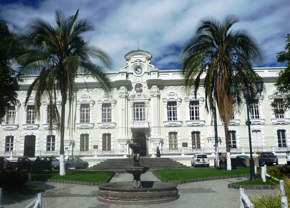 Plaza in Otavalo Ecaudor Plazas